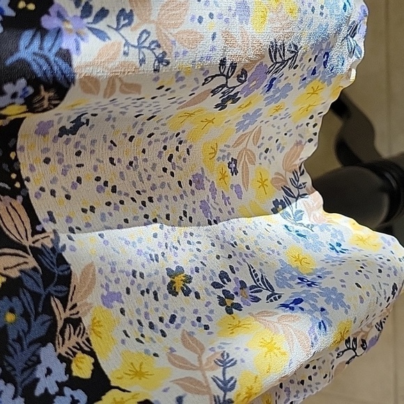 JUN & IVY blue & yellow floral dress. Ties at shoulder size is Large Juniors. - Picture 5 of 10
